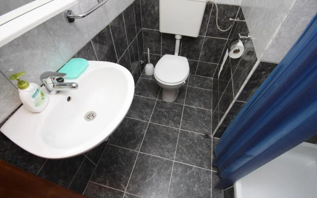 Apartments and rooms with parking space Gradac, Makarska - 6819