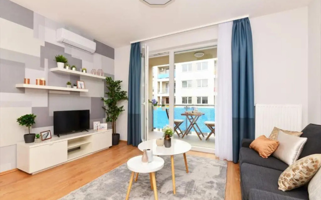 Laurel Bay Apartment