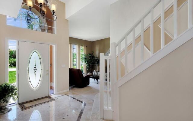 Piccadilly Cir Home