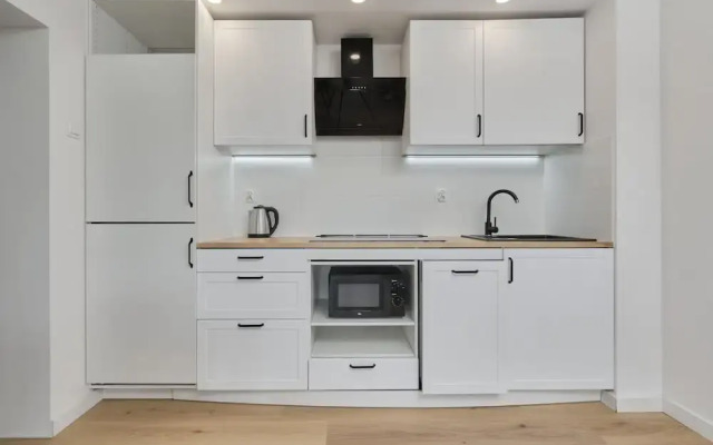 Bright & Stylish Gajowicka by Renters