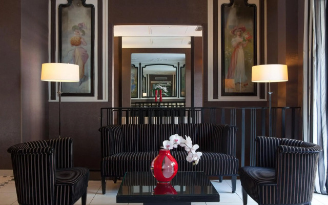Hotel Eiffel Seine
