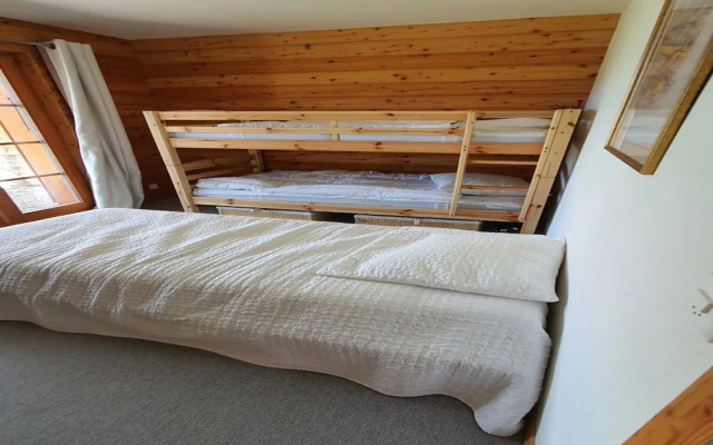 Chalet in Les Masses With ski Storage