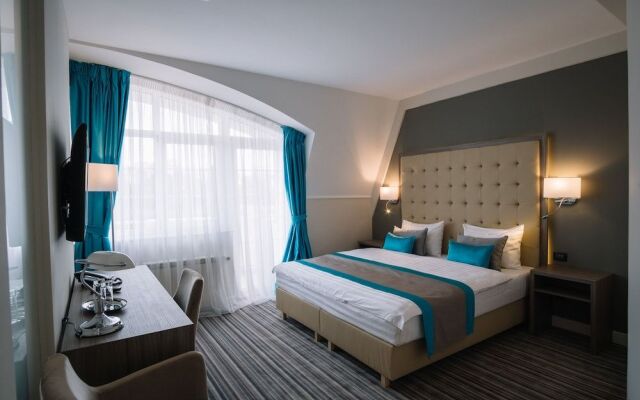 Norm Hill Hotel