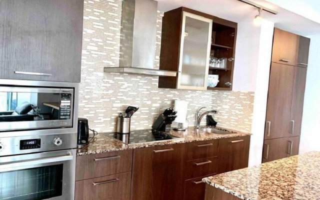 Luxury Condos at York Street