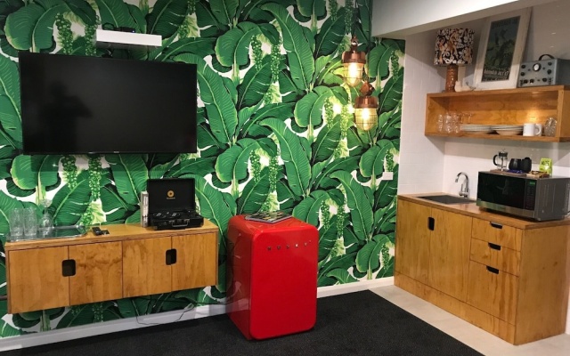 Boogie Woogie Beach House – Guest Rooms – Old Bar