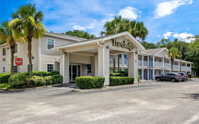 Travelodge Suites by Wyndham MacClenny/I-10