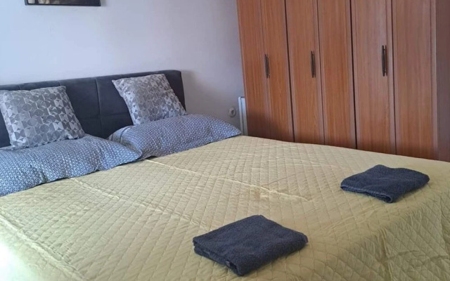 Apartments Boris Donji Karin