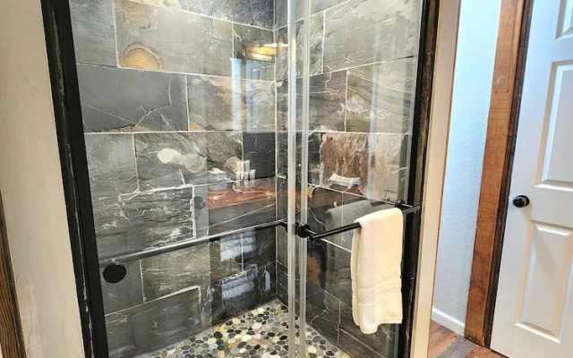 Miners Suite in Shaver Lake