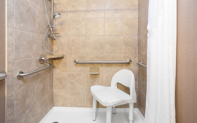 Holiday Inn Minot Riverside