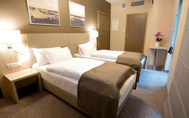 Molo Resort Hotel
