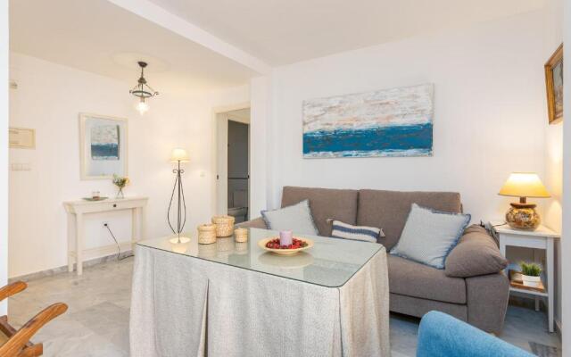 Los Boliches Beach Apartment by GHR Rentals