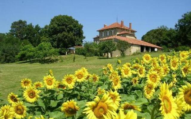 Chambres d'Hotes Chateau de Lahitte