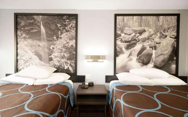 Super 8 by Wyndham Cleveland