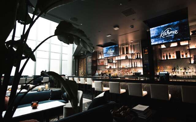 Paradox Vancouver