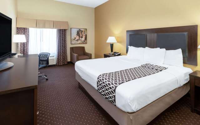 La Quinta Inn & Suites by Wyndham Houston New Caney