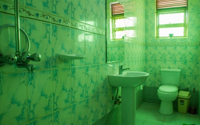 Tropical Suites Hotel