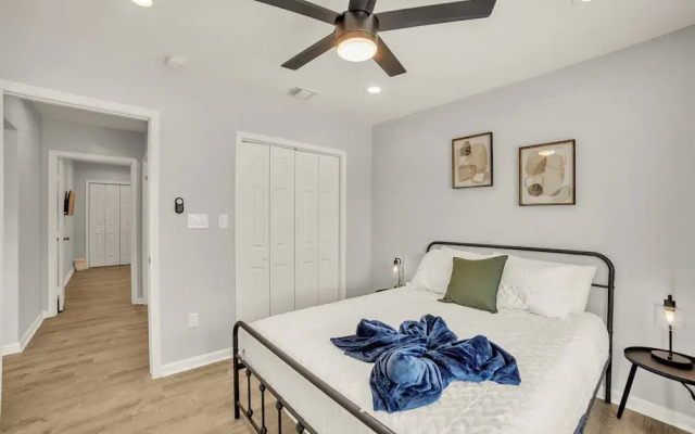 Spacious & Homey 4br/3ba W/amenities Near Downtown