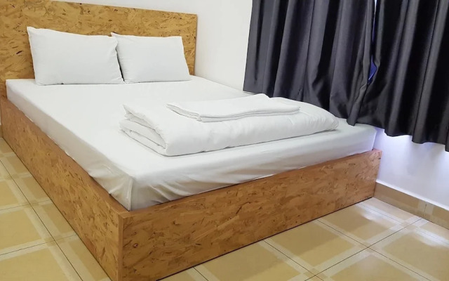 White House Hostel