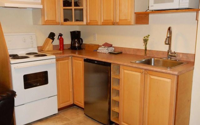 Belle Neige Suites- Whistler