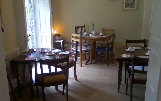 Newburgh House Bed & Breakfast
