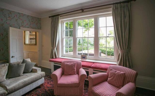 Medieval Town House - Walled Garden Sleeps 8