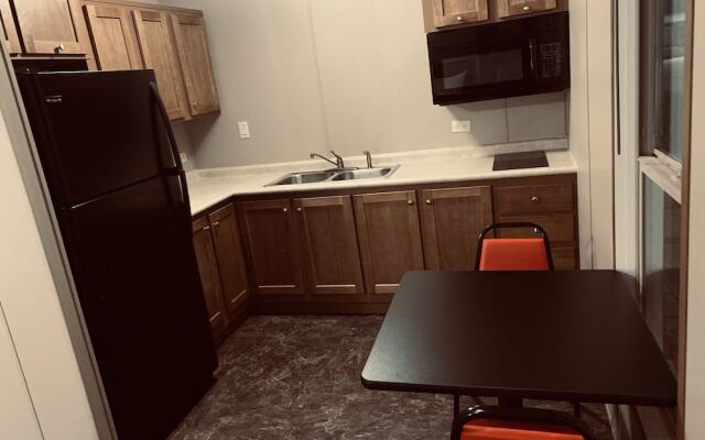 Monahans Country Inn