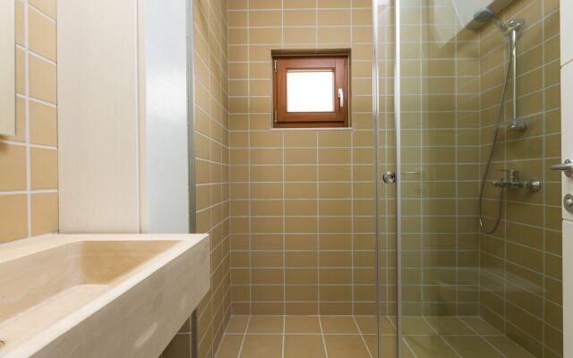 Mikro Livadi Special Lodges