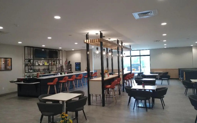 Holiday Inn Kansas City - Northeast by IHG