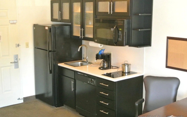 Candlewood Suites Washington-Fairfax by IHG