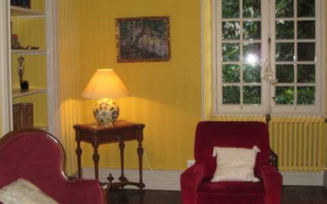 Chateau De Puyrigaud