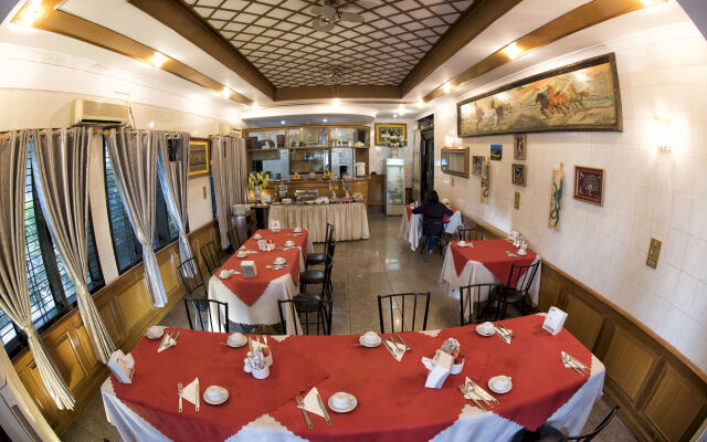 Mann Myanmar Inn