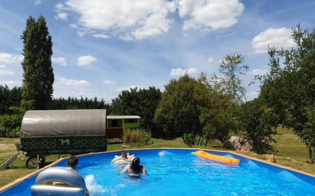 La maison du bonheur - les roulottes - Campsite