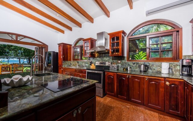Blue Jewel Oceanfront Private Villa