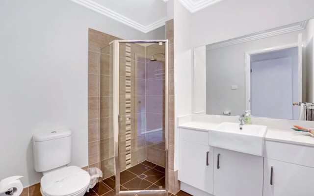Luxury Spacious Entertaining Areas and Close to Hyams Beach