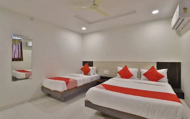 Hotel Rajvi by OYO Rooms
