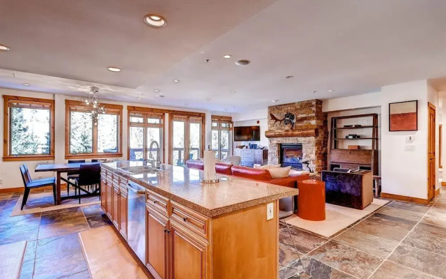 4 Bedroom Condo