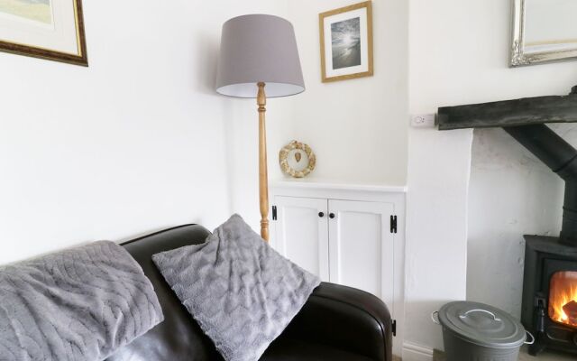 3 Overlands, Settle