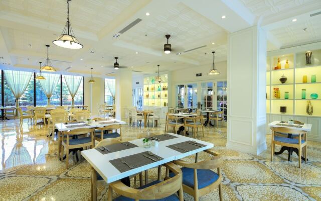 Qingdao Laoshan Bay Hotel