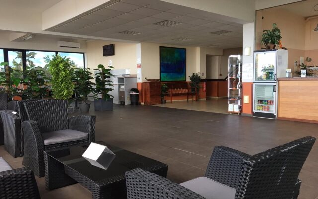 Tahiti Airport Motel