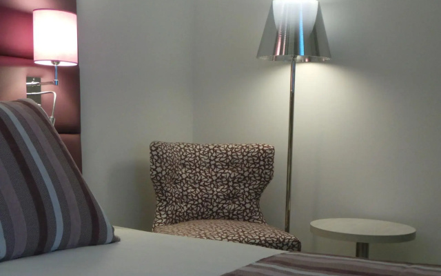 Isulella Hotel & restaurant