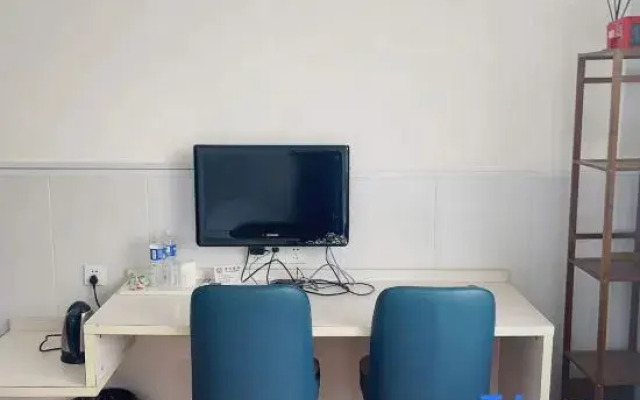 Yuhang Holiday Inn