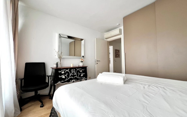 Peaceful 2 minutes European Parliament