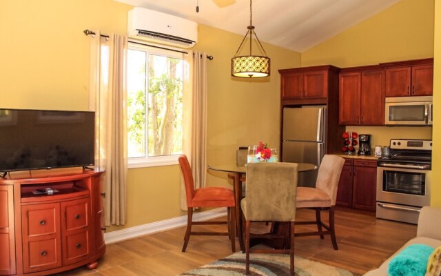 Rock Point Villas Vacations Rentals Sandy Bay, Roatan, Honduras.c.a