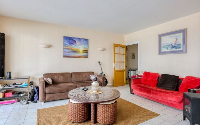 Beachfront Apartment in Grancamp-maisy With Terrace