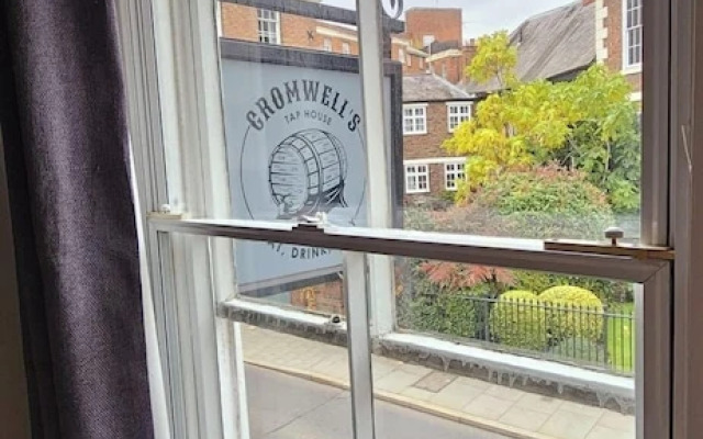 Cromwell's Tap House