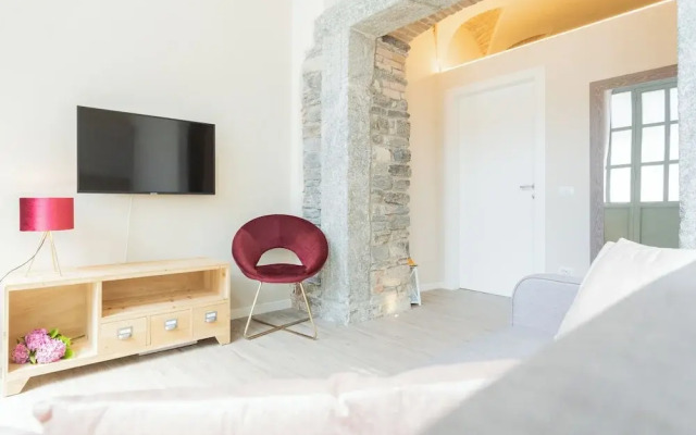 Romantic Escape City Centre With Jacuzzi & Parking