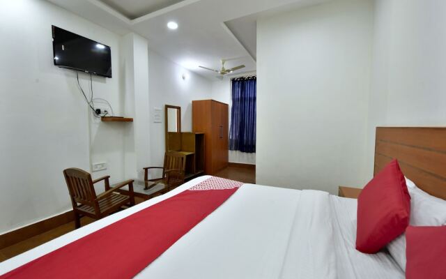 OYO 12846 Hotel Sunita