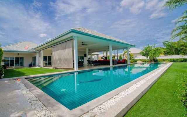 A J Hua Hin Panorama Pool Villa