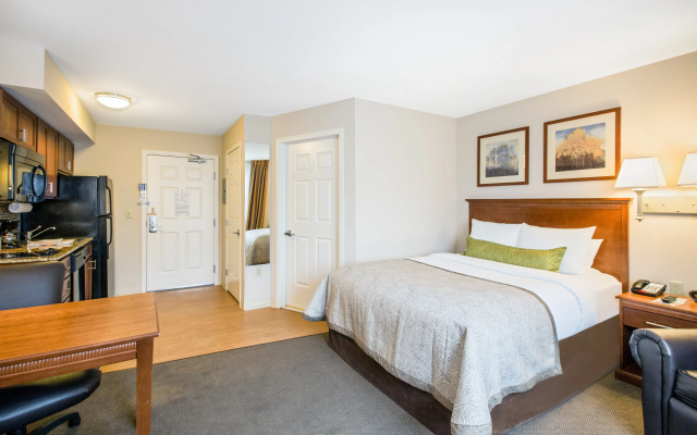 Candlewood Suites Pittsburgh Cranberry by IHG