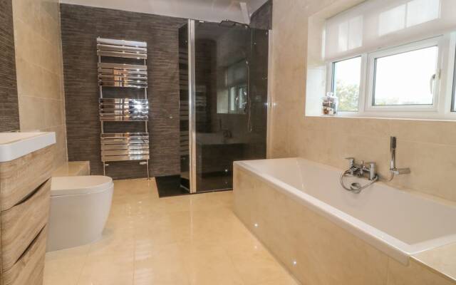 Haul A Gwynt, Pwllheli